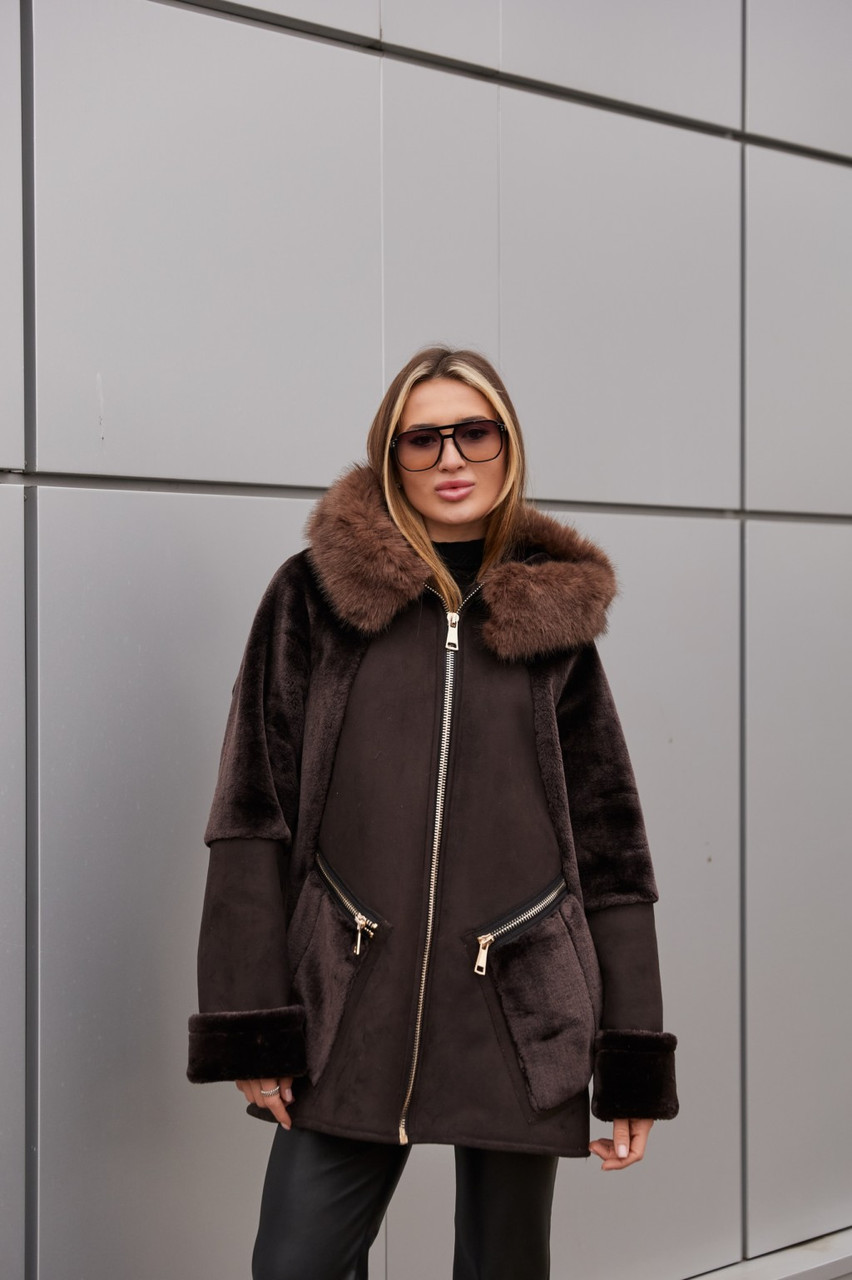 Зимова якісна  жіноча тепла дублянка з хутром у шоколадному кольорі, фото 1