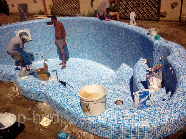 Будівництво бетонного басейну