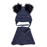 Дитячий комплект для хлопчика 1 2 3 4 роки: тепла зимова шапка на флісі з двома помпонами + в'язаний шарф - хомут, темно-синій, фото 2