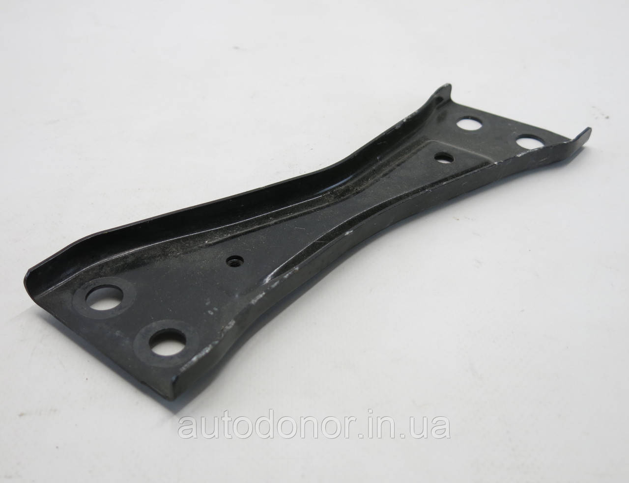 Кронштейн центральний балка / підрамника заднього AWD Nissan Ariya (22-) 55452-5MP3A