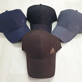 Бейсболка з логотипом адідас у різних кольорах