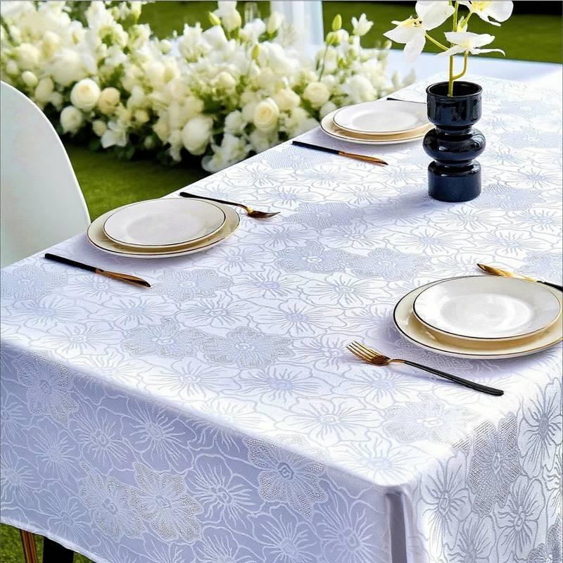 Жакардова скатертина Leeseph з квітковим візерунком 130×180 см біла