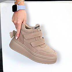 Бежеві спортивні зимові черевики натуральна замша на липучках