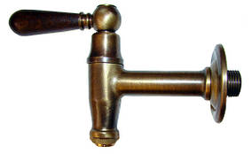 Кран для сауни з дерев'яною ручкою