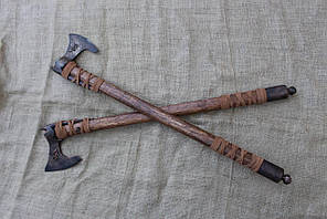 Середньовічна сокира ручної роботи, сталь Г90, дерево + шкіра