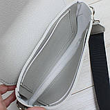 Шкіряна сумка через плече маленька на широкому ремені модна сіра рептилія класика, фото 6