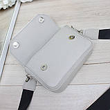 Шкіряна сумка через плече маленька на широкому ремені модна сіра рептилія класика, фото 7
