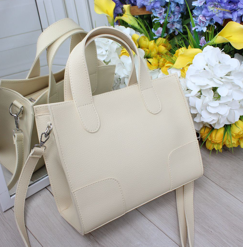 Жіноча бежева сумка велика через плече модна квадратна класика, фото 1