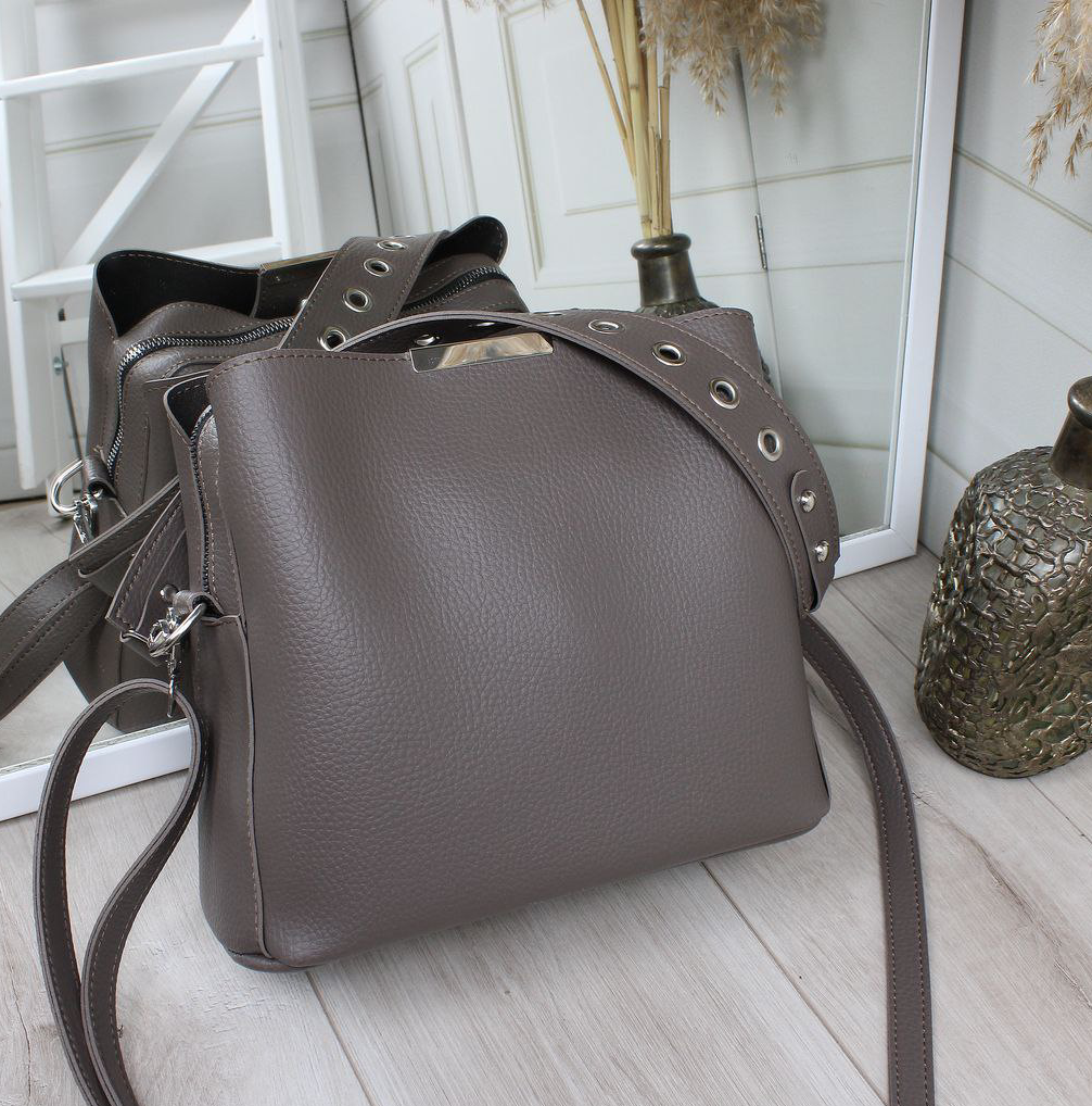 Шкіряна сумка через плече квадратна середнього розміру модна на широкому ремені, фото 1