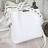Біла жіноча сумка через плече середнього розміру на широкому ремені квадратна, фото 6