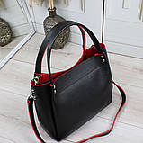 Шкіряна жіноча чорна сумка через плече квадратна середнього розміру модна з червоними обідками, фото 3