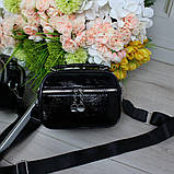 Шкіряна лакова жіноча чорна сумка клатч на широкому ремені вечірня маленька через плече, фото 4