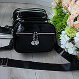 Шкіряна лакова жіноча чорна сумка клатч на широкому ремені вечірня маленька через плече, фото 6