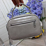 Шкіряна лакова сумка жіноча клатч на широкому ремені вечірня маленька через плече сіра, фото 4