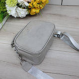 Шкіряна лакова сумка жіноча клатч на широкому ремені вечірня маленька через плече сіра, фото 5
