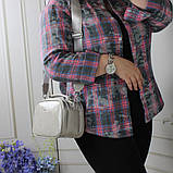 Шкіряна лакова сумка жіноча клатч на широкому ремені вечірня маленька через плече сіра, фото 7