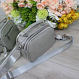 Шкіряна лакова сумка жіноча клатч на широкому ремені вечірня маленька через плече сіра, фото 8