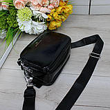 Шкіряна жіноча лакова чорна сумка клатч на широкому ремені вечірня маленька через плече, фото 3