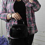 Шкіряна жіноча лакова чорна сумка клатч на широкому ремені вечірня маленька через плече, фото 4