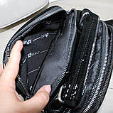 Шкіряна жіноча лакова чорна сумка клатч на широкому ремені вечірня маленька через плече, фото 6