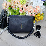 Шкіряна модна жіноча сумка через плече маленька синя класика, фото 3