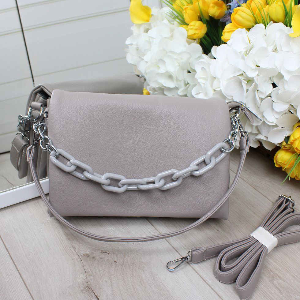 Шкіряна модна сумка жіноча через плече маленька класична з ланцюжком сіра, фото 1