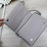 Шкіряна модна сумка жіноча через плече маленька класична з ланцюжком сіра, фото 9