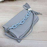 Шкіряна модна жіноча сумка блакитна через плече маленька класична з ланцюжком, фото 2