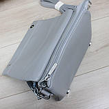 Шкіряна модна жіноча сумка блакитна через плече маленька класична з ланцюжком, фото 5