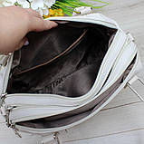 Шкіряна модна сумка жіноча середнього розміру через плече класична молочна, фото 8