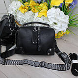 Шкіряна модна сумка чорна середнього розміру через плече, фото 6