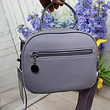 Шкіряна модна жіноча сумка маленька через плече на широкому фіолетовому ремені, фото 4