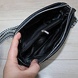 Натуральна жіноча шкіряна чорна сумка клатч через плече маленька на широкому ремені вечірня, фото 8