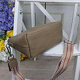 Натуральна шкіряна жіноча сумка бежева клатч через плече маленька на широкому ремені вечірня, фото 6