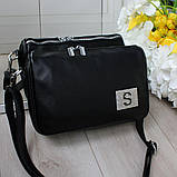 Шкіряна жіноча чорна сумка клатч через плече маленька модна вечірня, фото 3