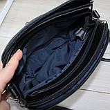 Шкіряна жіноча чорна сумка через плече квадратна середнього розміру модна вечірня, фото 7