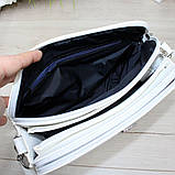 Біла жіноча сумка через плече середнього розміру модна вечірня, фото 6