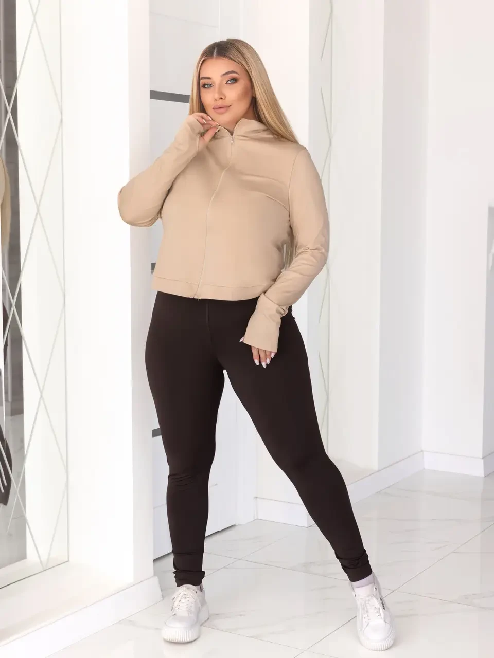Жіночий костюм для спорту облягаючі лосини та кофта на блискавці, фото 1