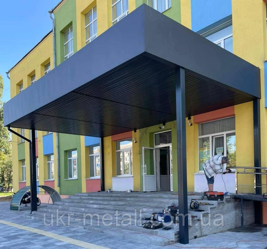 Великий навіс над входом у сучасному стилі, фото 1