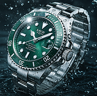 Мужские часы на руку серебристом браслетом зеленым циферблатом и крепким противоударным корпусом с календарем