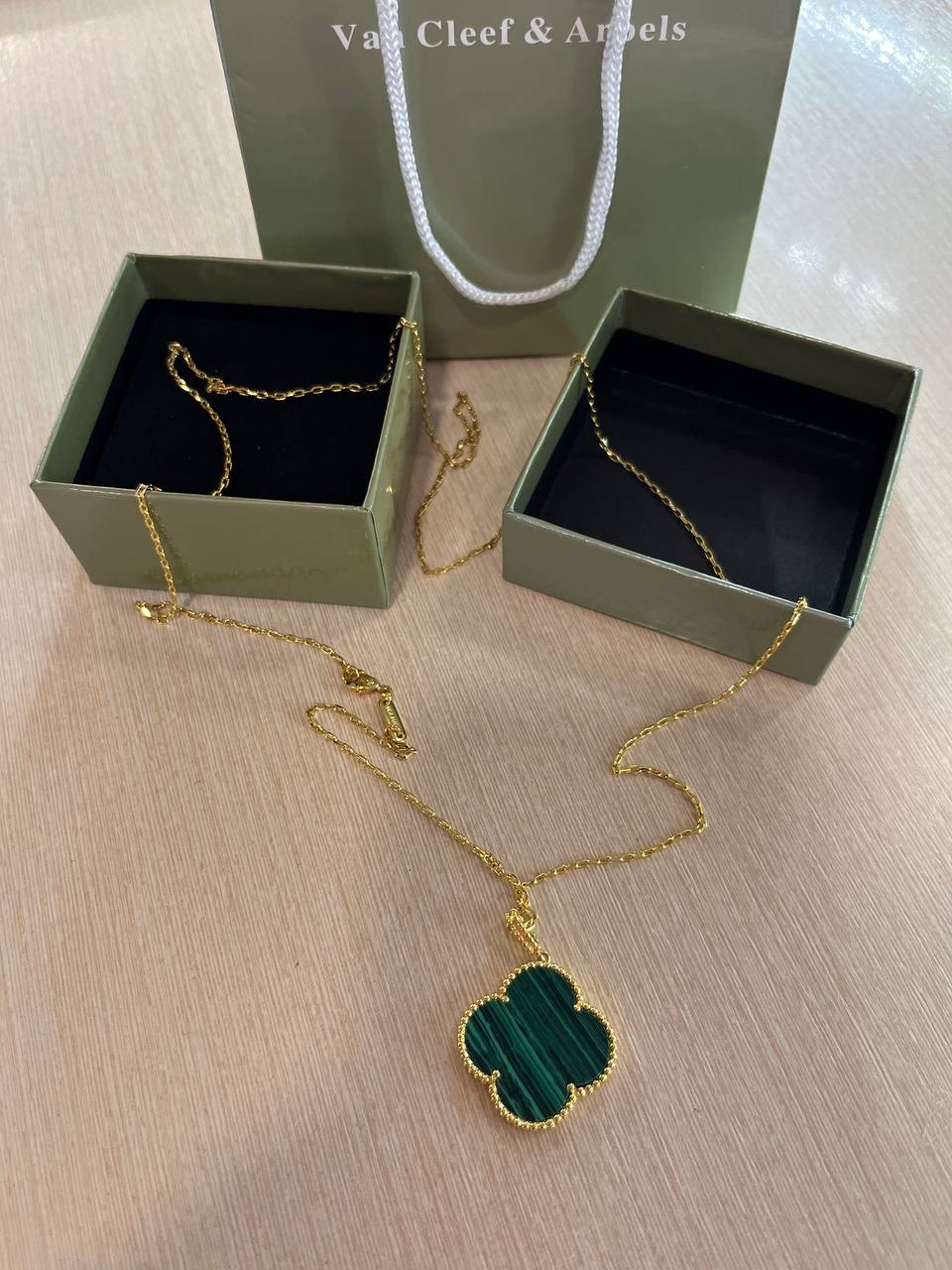 Ван Кліф підвіска довга в лимонному золоті, фото 1