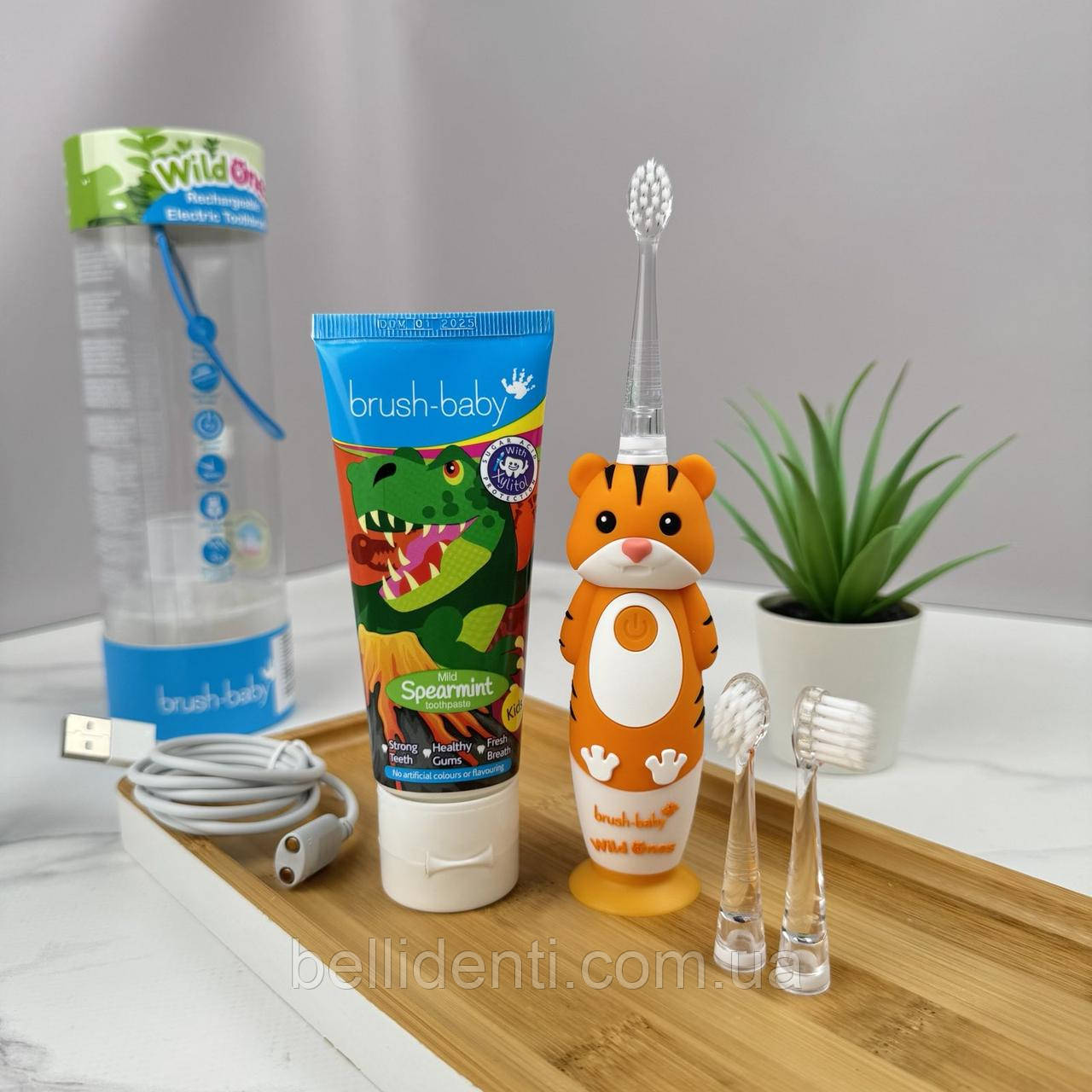 Набір від 3 до 10 років (щітка Brush Baby WildOnes Sonic, тигреня і паста Brush-Baby 50 мл, динозаврик)