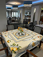 Наші скатертини в одному з ресторанів Англії !