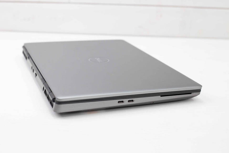 Ноутбук Dell Precision 7560 / i7-11850H / 8 ЯДЕР / 32Gb RAM / 1Tb