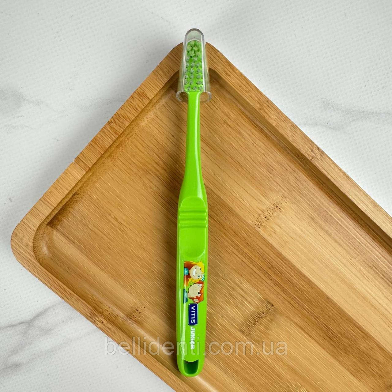 Зубна щітка VITIS JUNIOR CAMPAIGN салатова (від 6 років) 1 шт