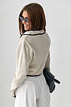 Короткий кардиган на ґудзиках із контрастною окантовкою — бежевий колір, ONE SIZE (є розміри), фото 2