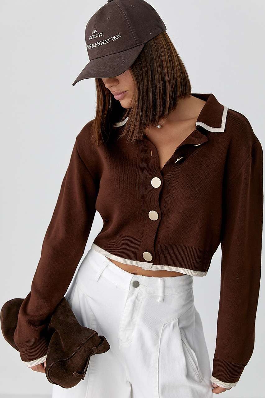 Короткий кардиган на ґудзиках із контрастною окантовкою — коричневий колір, ONE SIZE (є розміри), фото 1