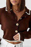 Короткий кардиган на ґудзиках із контрастною окантовкою — коричневий колір, ONE SIZE (є розміри), фото 4