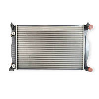 Радіатор охолодження двигуна Audi A4, Сеат  Exeo 01-