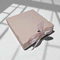 Коробка подарункова зі стрічкою (170х170х60мм.) пудрова